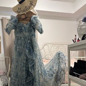 Elegant Blue Floral Gown （ Exclusive Item For 3/8 7PM Live Show )